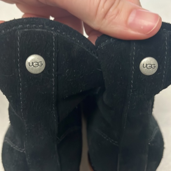 UGG BLACK BOOTIES - Picture 4 of 8
